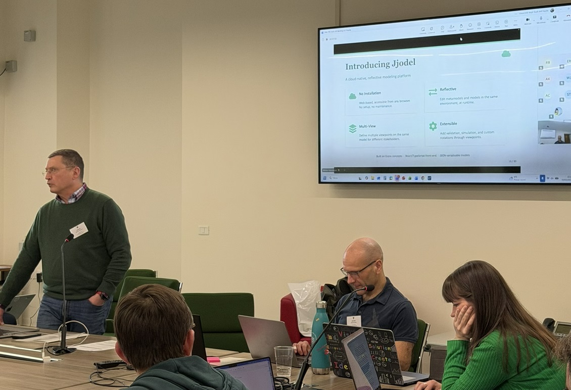 Alfonso Pierantonio (UDA) presents the Jjodel platform at the meeting.